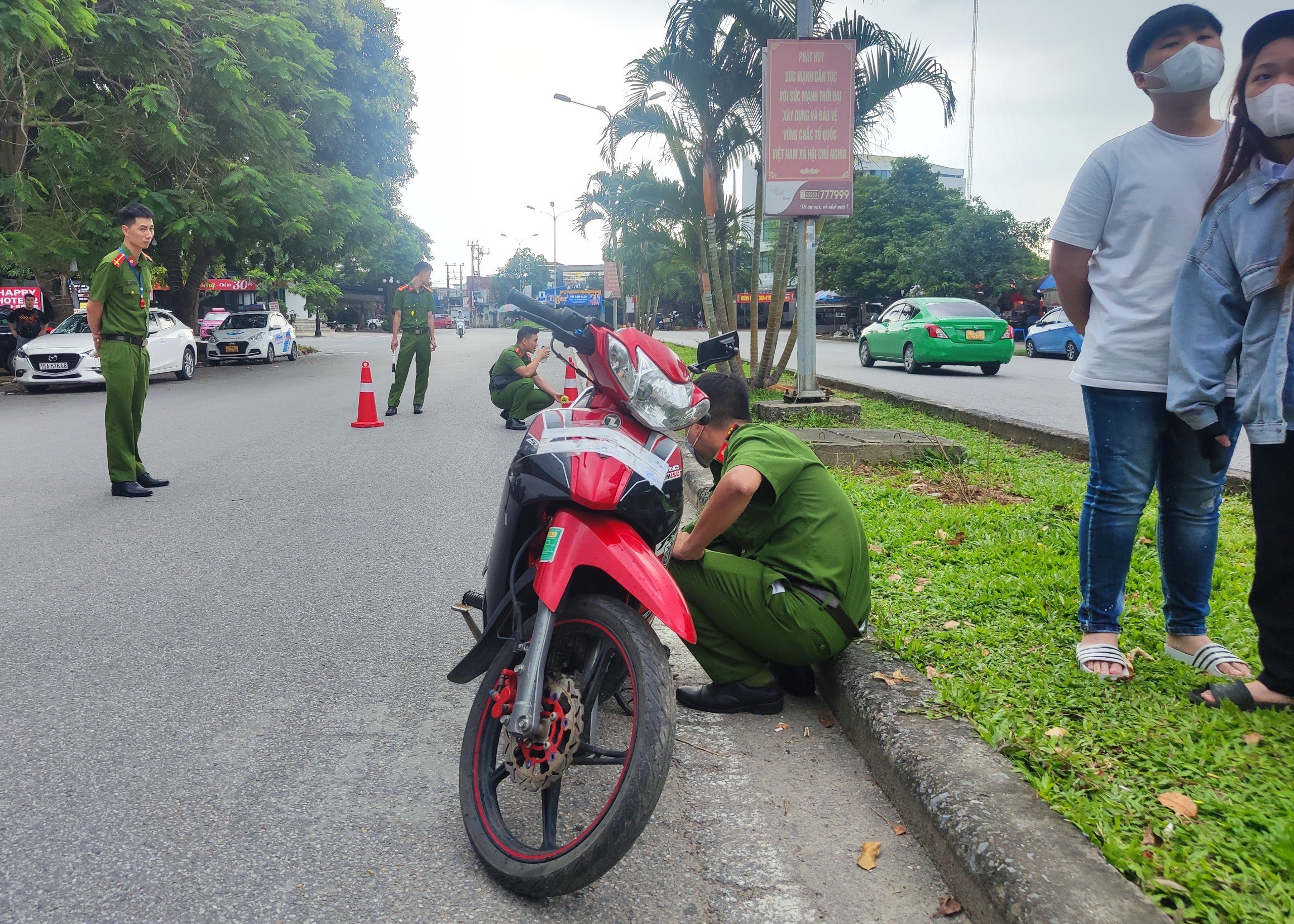 Công an quận Hải An khởi tố, xử lý  vụ Giao cho người không đủ điều kiện điều khiển phương tiện tham gia giao thông đường bộ